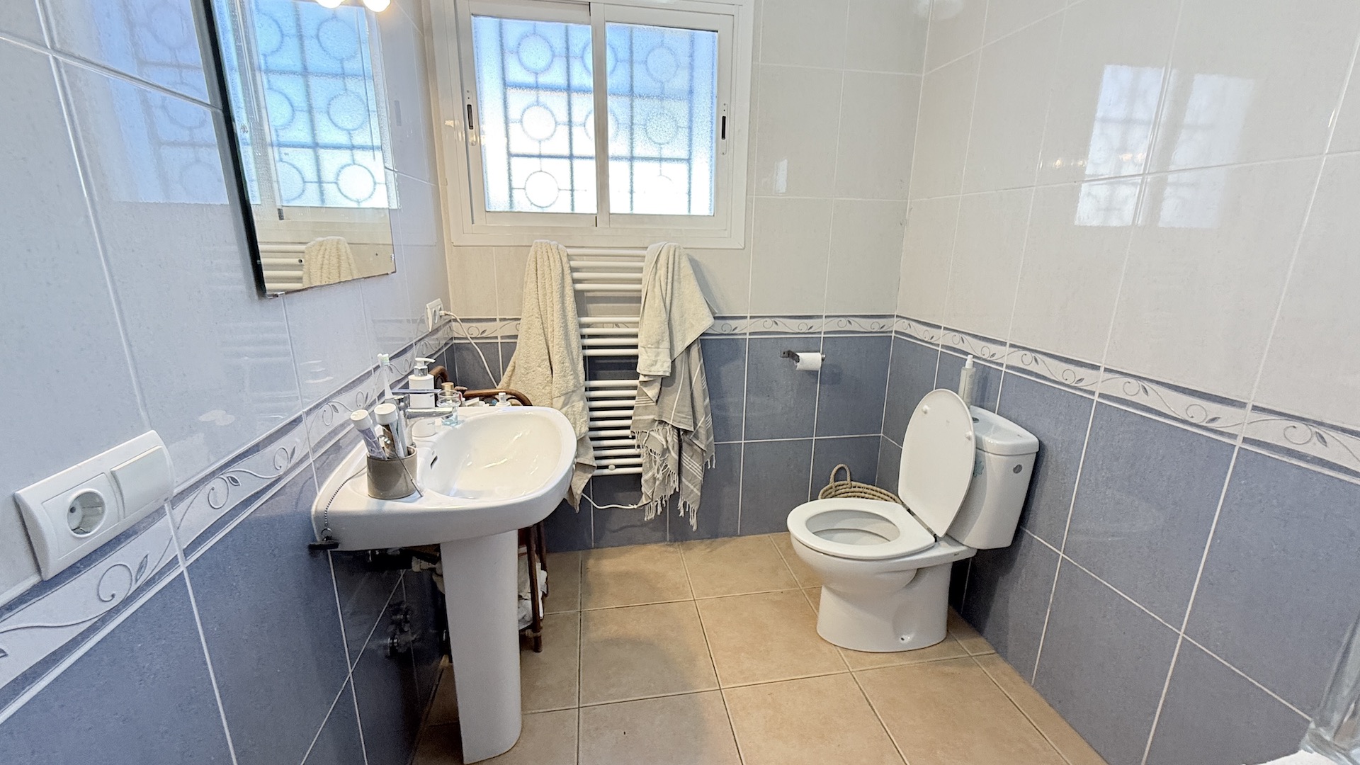 Resa estates ibiza for sale te koop villa huis zwembad san jose bathroom 3.jpeg
